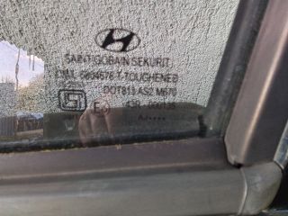 bontott HYUNDAI i20 Bal első Ajtó (Részeivel)