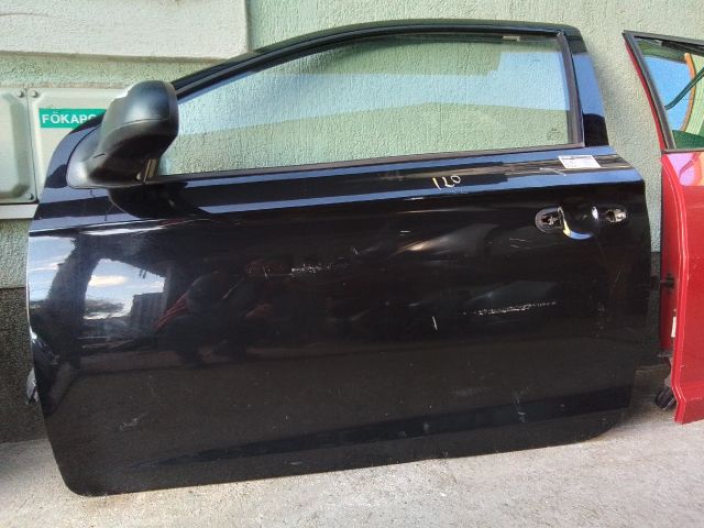 bontott HYUNDAI i20 Bal első Ajtó (Részeivel)