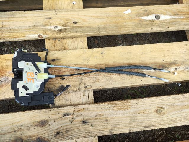 bontott HYUNDAI i20 Bal első Ajtózár