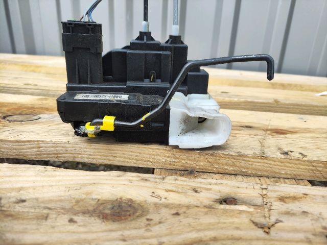 bontott HYUNDAI i20 Bal első Ajtózár