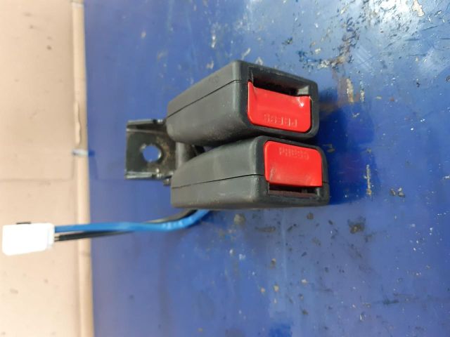 bontott HYUNDAI i20 Bal első Biztonsági Öv Csat