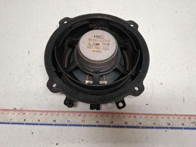 bontott HYUNDAI i20 Bal első Hangszóró