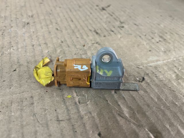 bontott HYUNDAI i20 Bal első Oldal Ütközés Érzékelő