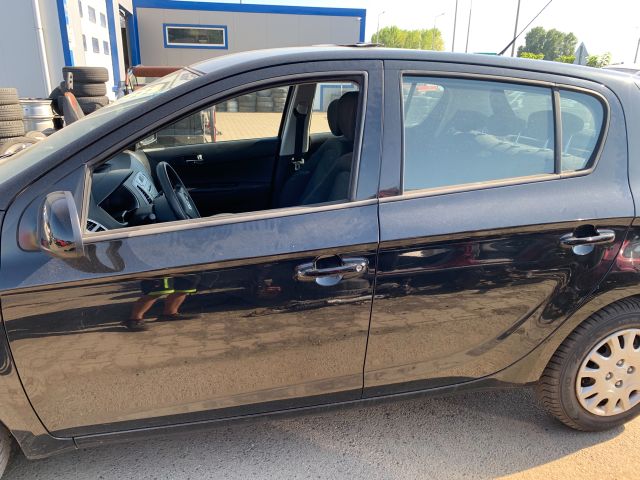 bontott HYUNDAI i20 Bal hátsó Ajtó (Részeivel)