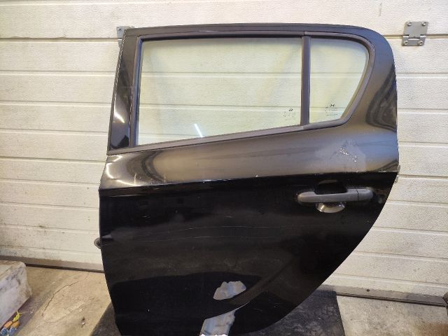 bontott HYUNDAI i20 Bal hátsó Ajtó (Részeivel)