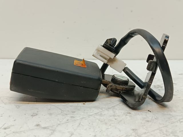 bontott HYUNDAI i20 Bal hátsó Biztonsági Öv Csat