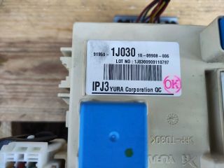 bontott HYUNDAI i20 Biztosítéktábla Utastér