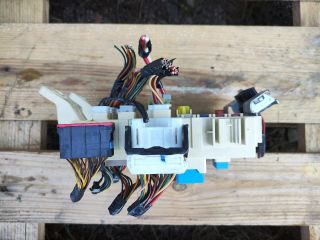 bontott HYUNDAI i20 Biztosítéktábla Utastér