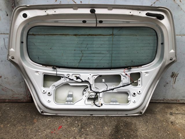 bontott HYUNDAI i20 Csomagtérajtó (Részeivel)