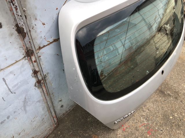 bontott HYUNDAI i20 Csomagtérajtó (Részeivel)