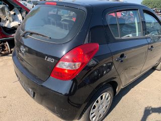 bontott HYUNDAI i20 Csomagtérajtó (Részeivel)