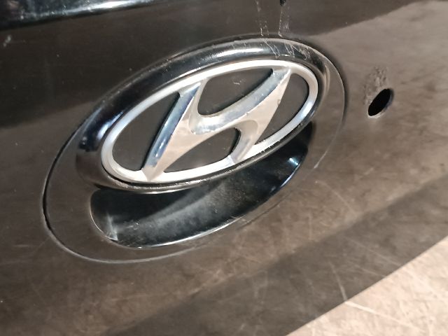 bontott HYUNDAI i20 Csomagtérajtó (Részeivel)
