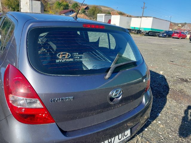 bontott HYUNDAI i20 Csomagtérajtó (Üres lemez)