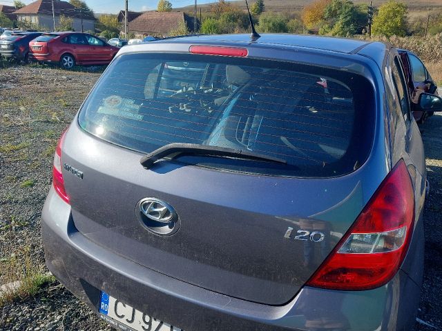 bontott HYUNDAI i20 Csomagtérajtó (Üres lemez)