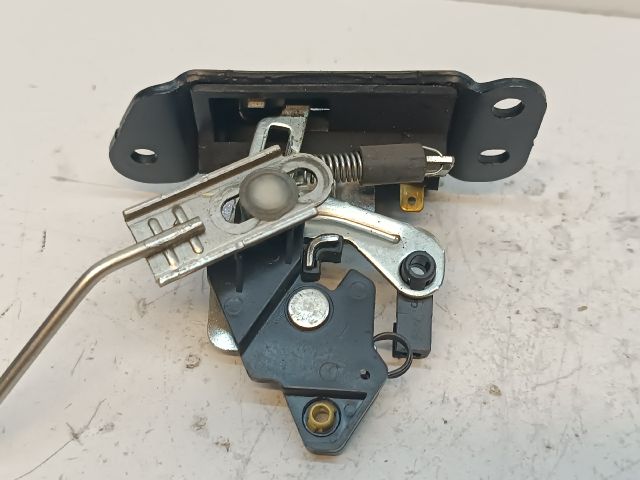 bontott HYUNDAI i20 Csomagtérajtó Zárszerkezet