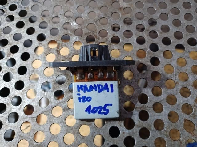 bontott HYUNDAI i20 Előtét Ellenállás Fűtőmotor