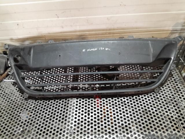 bontott HYUNDAI i20 Első Lökhárító Alsó Középső Díszrács