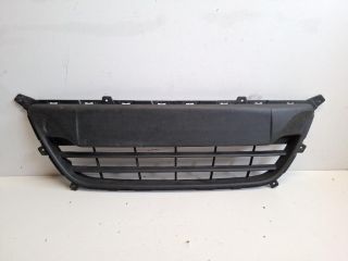 bontott HYUNDAI i20 Első Lökhárító Alsó Középső Díszrács