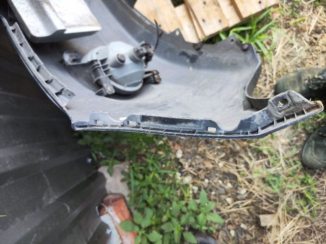 bontott HYUNDAI i20 Első Lökhárító (Részeivel)