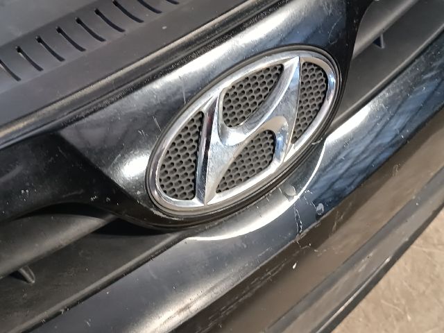 bontott HYUNDAI i20 Első Lökhárító (Részeivel)