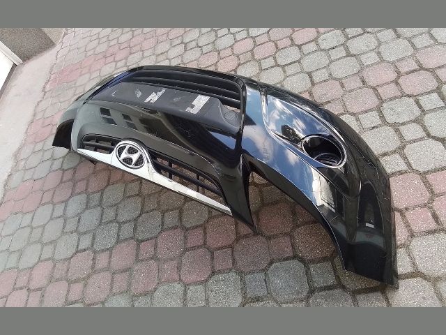 bontott HYUNDAI i20 Első Lökhárító (Részeivel)