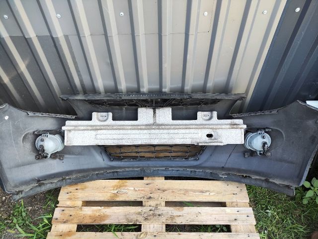 bontott HYUNDAI i20 Első Lökhárító (Részeivel)