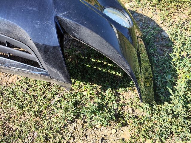 bontott HYUNDAI i20 Első Lökhárító (Részeivel)