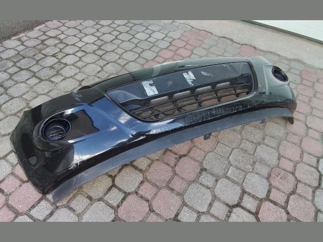 bontott HYUNDAI i20 Első Lökhárító (Részeivel)