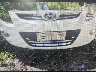 bontott HYUNDAI i20 Első Lökhárító (Részeivel)