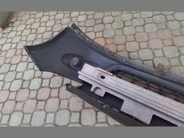 bontott HYUNDAI i20 Első Lökhárító (Részeivel)