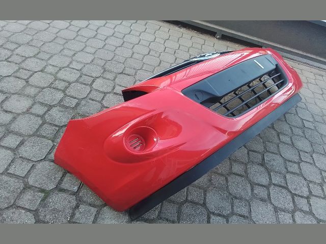 bontott HYUNDAI i20 Első Lökhárító (Részeivel)