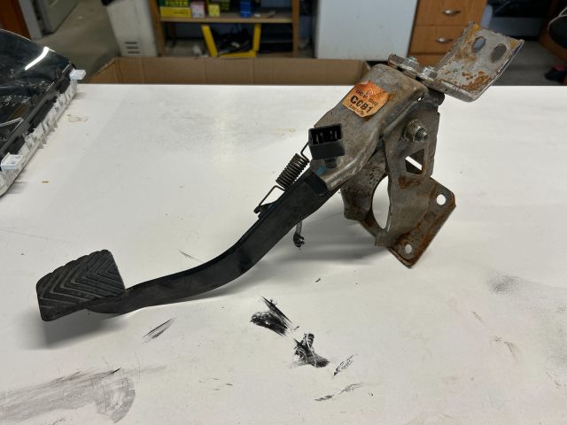 bontott HYUNDAI i20 Fékpedál