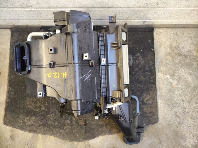 bontott HYUNDAI i20 Fűtés Box