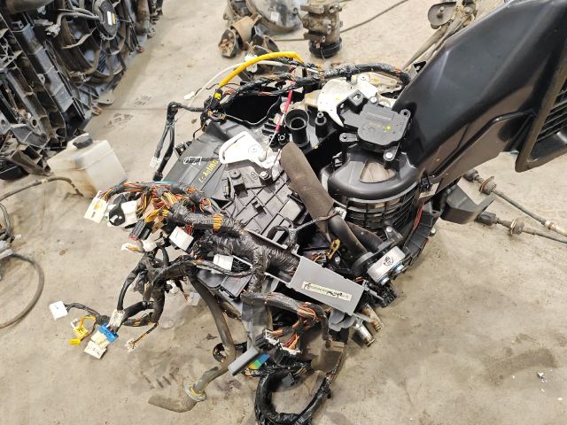 bontott HYUNDAI i20 Fűtés Box