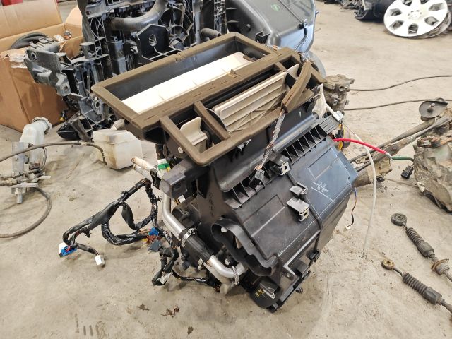 bontott HYUNDAI i20 Fűtés Box