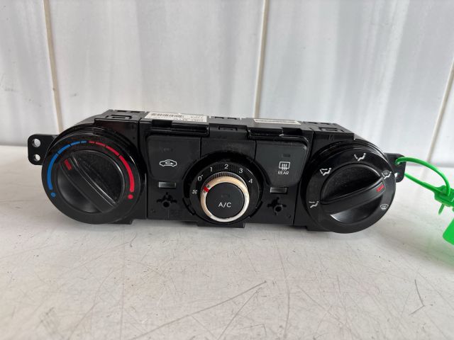 bontott HYUNDAI i20 Fűtéskapcsoló (manuális klímás)