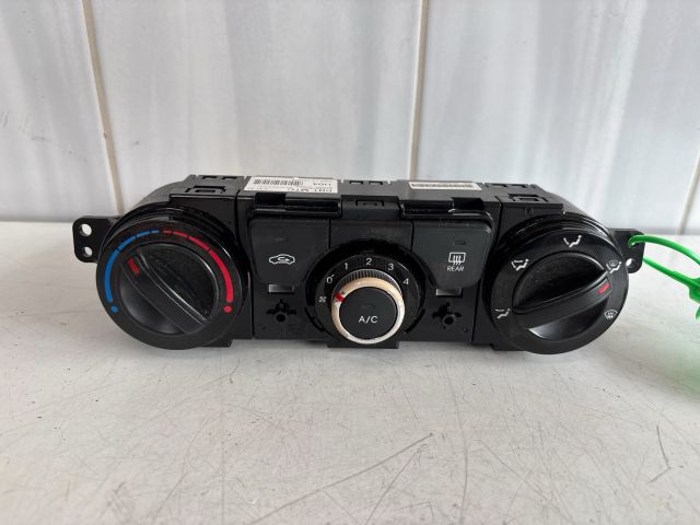 bontott HYUNDAI i20 Fűtéskapcsoló (manuális klímás)