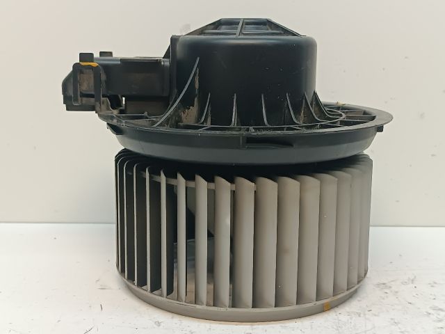 bontott HYUNDAI i20 Fűtőmotor (Nem klímás)