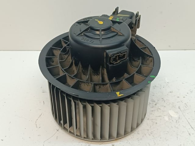 bontott HYUNDAI i20 Fűtőmotor (Nem klímás)