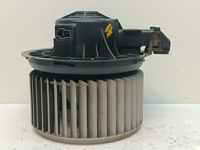 bontott HYUNDAI i20 Fűtőmotor (Nem klímás)