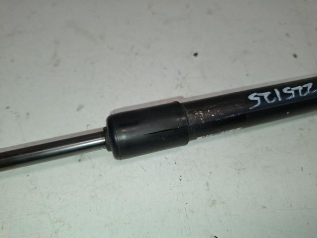 bontott HYUNDAI i20 Gázrugós Kitámasztó Teleszkóp Csomagtérajtó Jobb