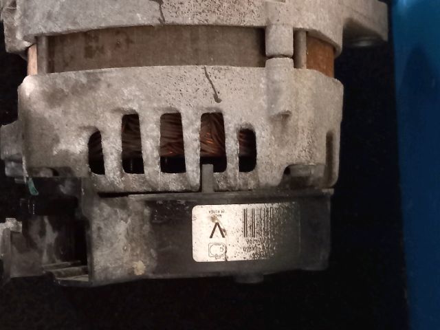 bontott HYUNDAI i20 II Generátor