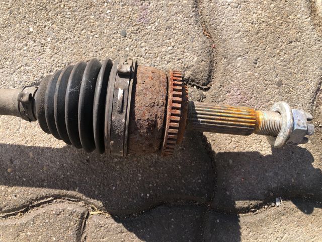 bontott HYUNDAI i20 II Bal Féltengely