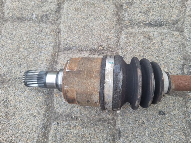 bontott HYUNDAI i20 II Bal Féltengely