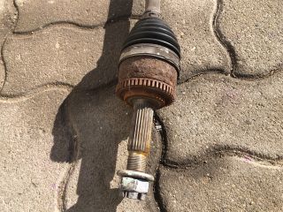 bontott HYUNDAI i20 II Bal Féltengely