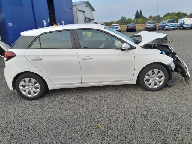 bontott HYUNDAI i20 II Bal Féltengely