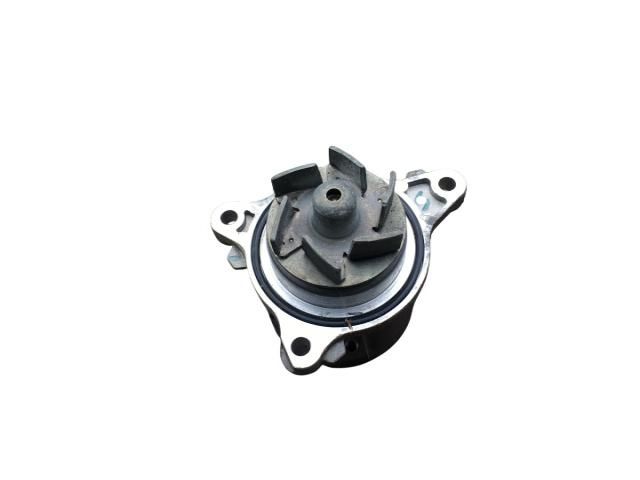 bontott HYUNDAI i20 II Vízpumpa