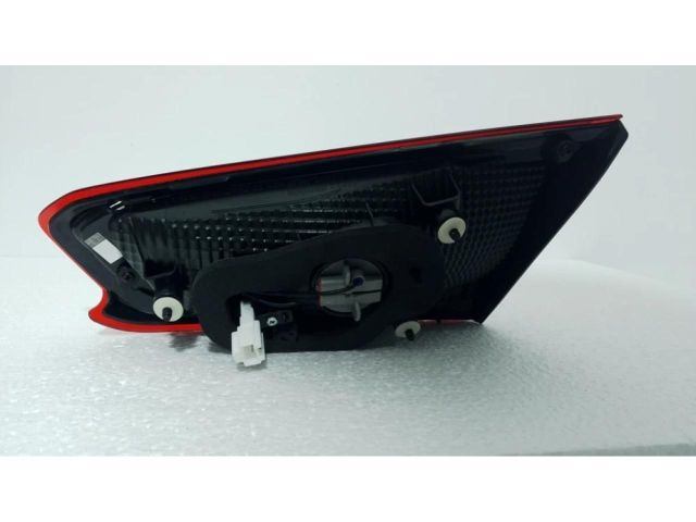 bontott HYUNDAI i20 II Bal Belső Hátsó Lámpa