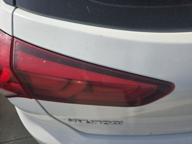 bontott HYUNDAI i20 II Bal Belső Hátsó Lámpa