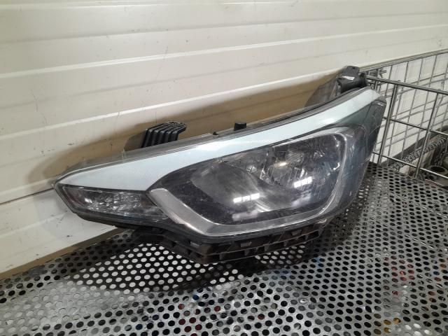 bontott HYUNDAI i20 II Bal Fényszóró